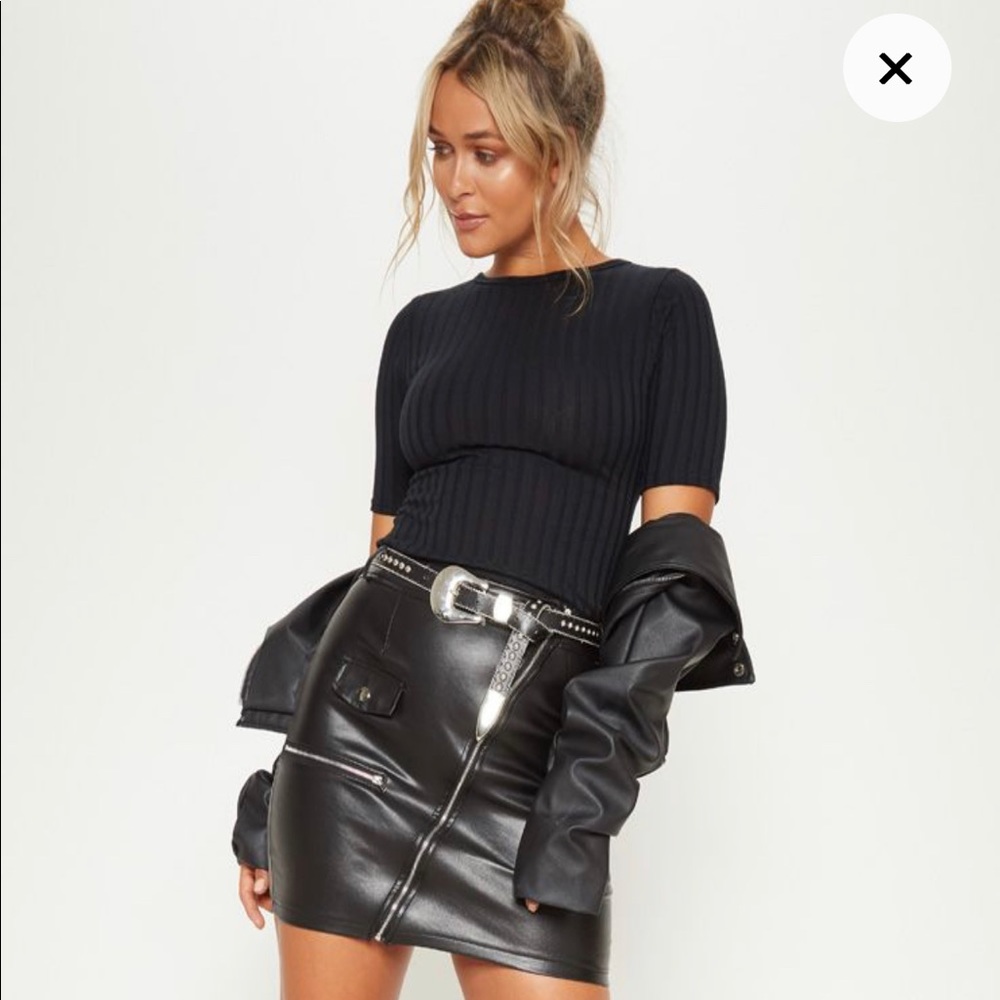 PRETTYLITTLETHING - BLACK RIB TOP